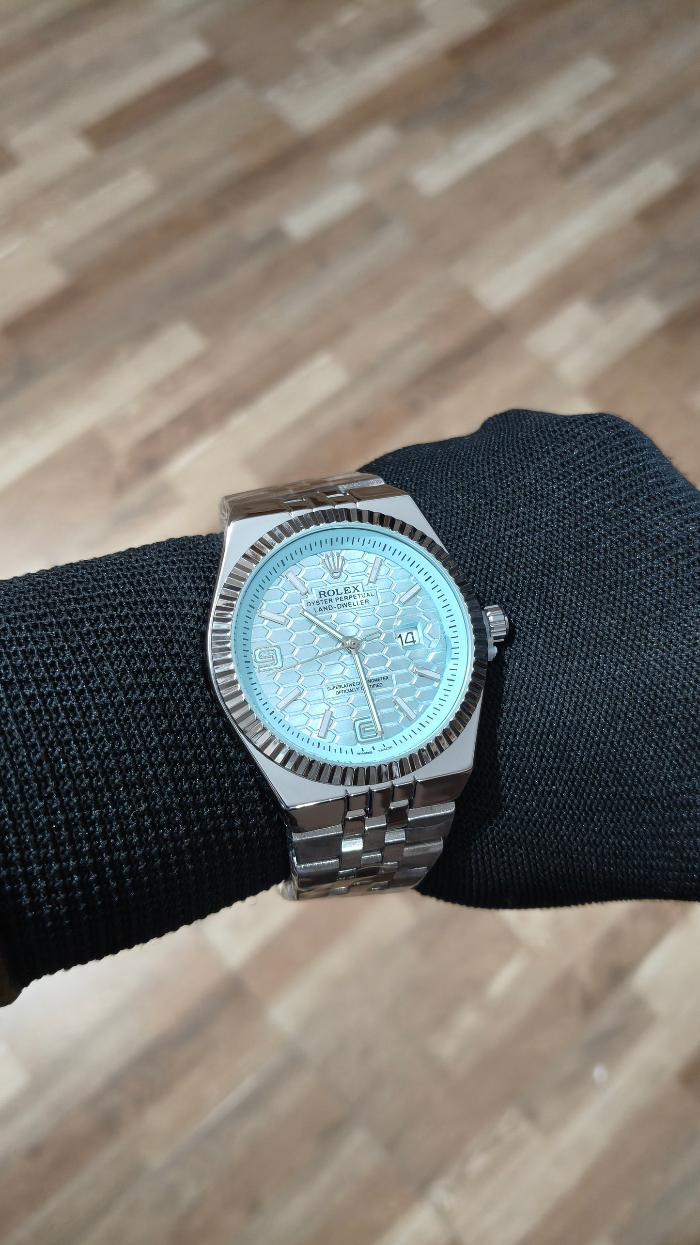 Rolex Oyster Perpetual Land-Dweller Gold | White Honeycomb Dial Edition