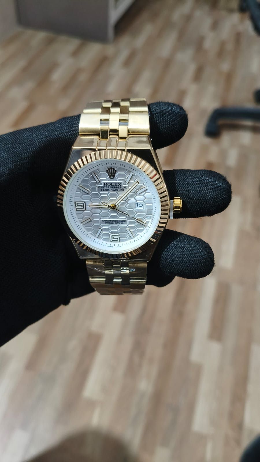 Rolex Oyster Perpetual Land-Dweller Gold | White Honeycomb Dial Edition